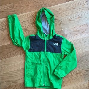 XS (6) The North Face rain/windbreaker